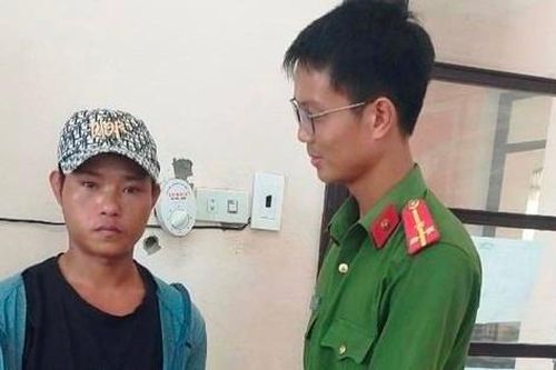Giúp đỡ phu vàng trở về quê sau khi bị chủ bãi lừa, không trả tiền công