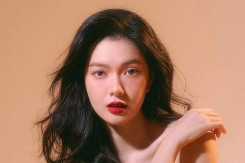 Quán quân Yên Đan: Tốt nghiệp 2 trường vẫn chọn livestream bán hàng