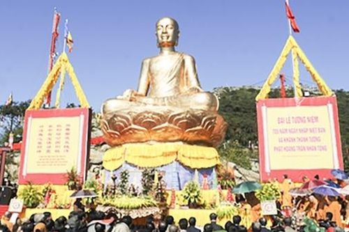 Mô hình con người trong thơ văn Lý, Trần!