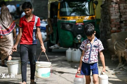 Nắng nóng tiếp tục thiêu đốt thủ đô của Ấn Độ, có nơi lên tới 46 độ C
