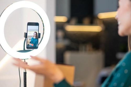 Vỡ mộng khi chi hàng chục triệu tham gia các khóa đào tạo livestream