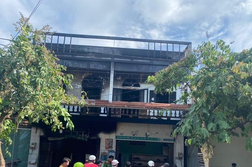Lửa thiêu rụi cửa hàng kinh doanh nông cơ ở Krông Pa