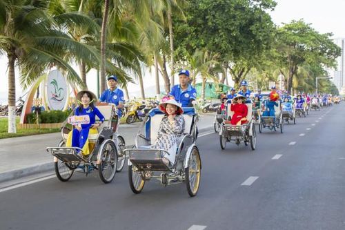 Sôi nổi Liên hoan Du lịch biển Nha Trang 2024