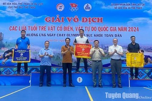 Tuyên Quang giành giải nhì toàn đoàn tại Giải vô địch các lứa tuổi trẻ vật cổ điển, vật tự do quốc gia