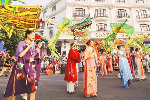 Phát triển kinh tế từ Festival Huế