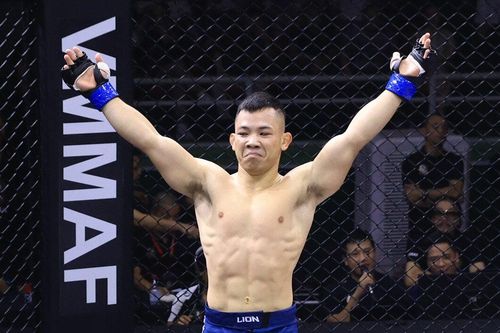 Đào Hồng Sơn hạ học trò Johnny Trí Nguyễn, lập kỷ lục MMA Việt Nam