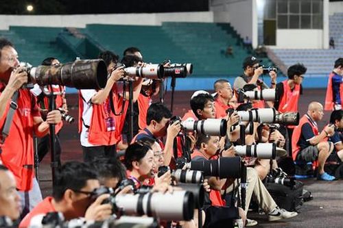 Nỗ lực đưa thông tin kịp thời đến độc giả