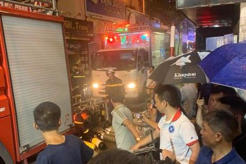 Bác sĩ 115: Chưa tiếp cận được nạn nhân ở đám cháy Định Công, Hà Nội