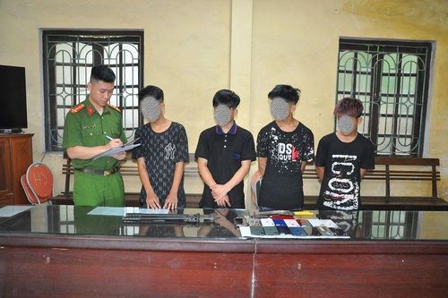 Nhóm thiếu niên lên kế hoạch đột nhập hàng loạt cửa hàng để trộm cắp tài sản