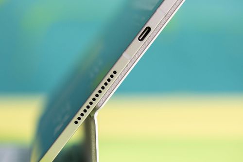 Điểm nhấn thiết kế mới của iPhone, Apple Watch