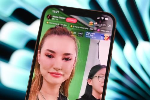 Maria Ozawa livestream bán hàng ở Việt Nam, nghi quảng cáo cá độ