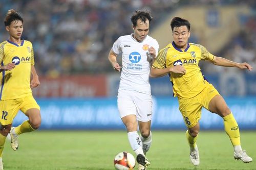 Kịch tính cuộc đua vô địch tại V-League 2023/2024