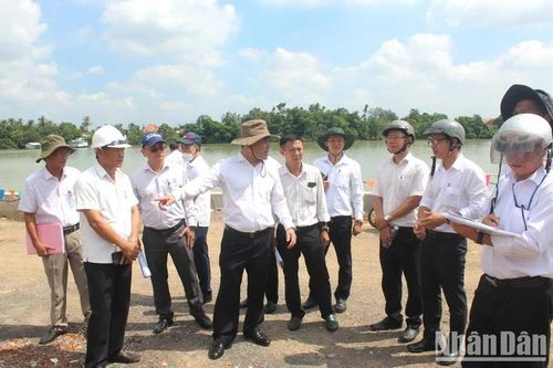 Thúc đẩy tiến độ 2 dự án trọng điểm đường, kè ven sông Đồng Nai