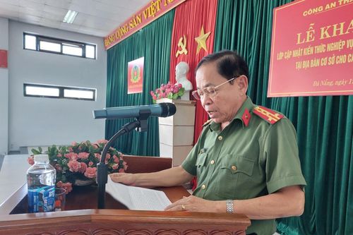 Khai giảng lớp cập nhật kiến thức nghiệp vụ quản lý Nhà nước về ANTT cho cán bộ Công an xã