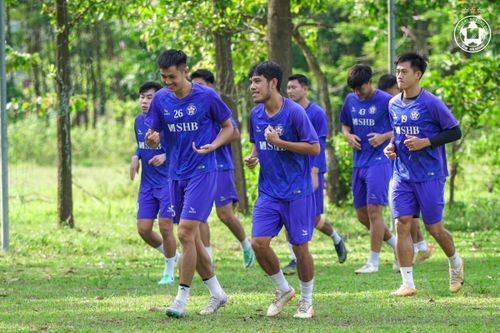 SHB Đà Nẵng nhận Cúp vô địch ở vòng 21 trên sân nhà
