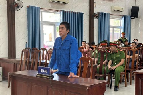 Cướp xong thấy sai nên đầu thú