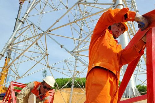 Thi công đường dây 500kV mạch 3: Sức trẻ tình nguyện