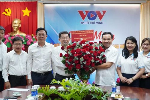 Phó Chủ tịch UBND TPHCM Dương Ngọc Hải thăm, chúc mừng các cơ quan báo chí