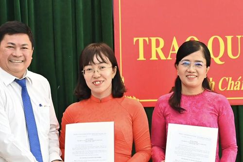 Thành ủy TPHCM trao quyết định cán bộ tại huyện Bình Chánh