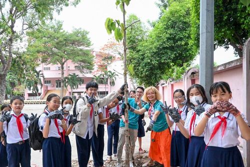 Trồng thêm cây cho đời thêm xanh