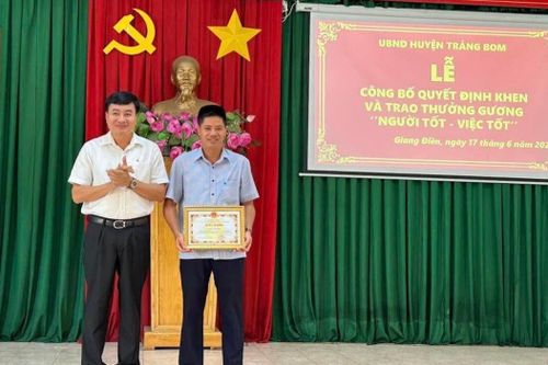 Đồng Nai: Khen thưởng hành động đẹp của nhân viên trạm y tế xã