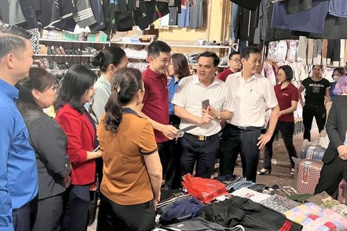 Tiếp tục đẩy mạnh chuyển đổi số tạo đà phát triển kinh tế-xã hội