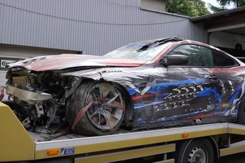 Lái BMW của khách gây tai nạn nát đầu, Youtuber hứa sửa lại tốt hơn cũ