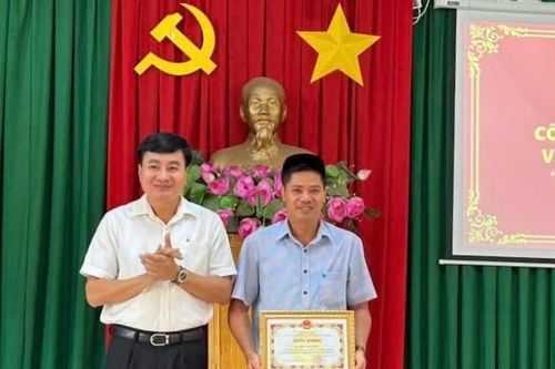 Nhân viên trạm y tế ở Đồng Nai trả lại tiền, vàng cho người đánh rơi