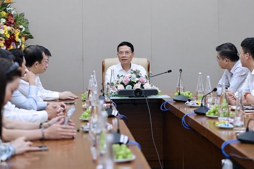 Bộ trưởng Nguyễn Mạnh Hùng: 'Cần coi công nghệ số là lực lượng làm báo'