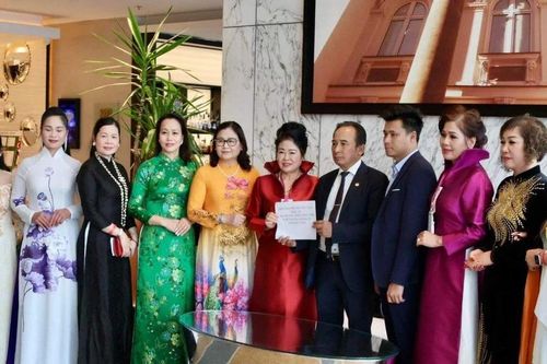 Quyên góp ủng hộ bà con tiểu thương bị ảnh hưởng sau vụ cháy ở Ba Lan