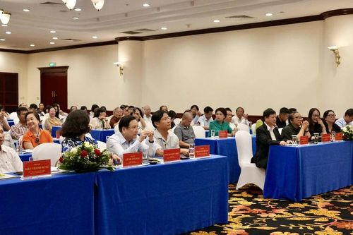 Tìm kiếm các sáng tác văn học nghệ thuật về nghề báo và người làm báo