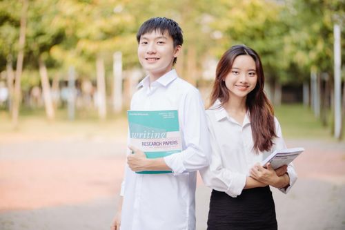 Sĩ tử 2k6 rủ nhau chọn trường nộp hồ sơ học bạ, nhiều ngành học hấp dẫn