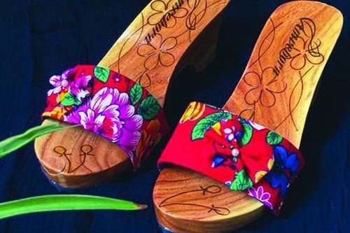 Guốc mộc Yên Xá 'hồi sinh' với diện mạo mới