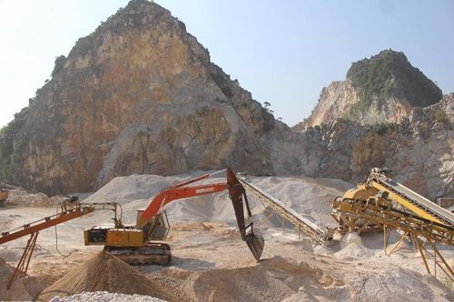 Quảng Nam đề nghị Bộ Tài nguyên Môi trường hướng dẫn gỡ vướng tại 2 mỏ đá