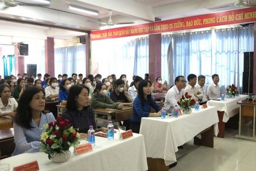 Đảng ủy Khối các cơ quan tỉnh : Tổ chức bồi dưỡng nhận thức về Đảng cho 151 học sinh, sinh viên