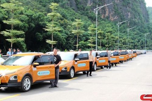 Taxi điện trên đường phố Sơn La
