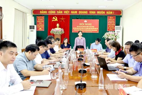 Đồng chí Trưởng Ban Tuyên giáo Tỉnh ủy, Trưởng ban Văn hóa - Xã hội HĐND tỉnh Nông Thị Bích Huệ tiếp xúc cử tri huyện Na Hang