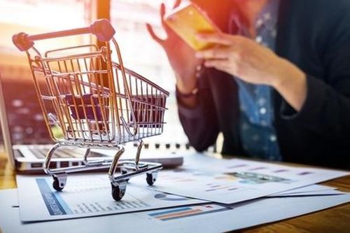 Người tiêu dùng ngày càng 'bạo tay' mua hàng giá trị cao trên Shopee, Lazada, TikTok
