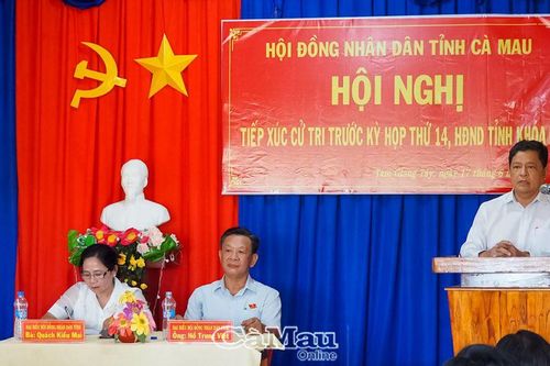 Cử tri xã Tam Giang Tây, huyện Ngọc Hiển gửi nhiều ý kiến tâm huyết đến đại biểu HĐND