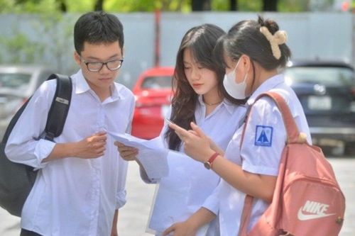 Không chờ điểm thi lớp 10, nhiều gia đình rốt ráo tìm phương án dự phòng cho con