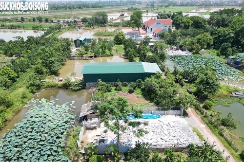 Tháo dỡ loạt công trình vi phạm xây dựng tại Hà Nội