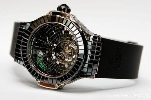 Những chiếc đồng hồ đắt tiền và 'độc lạ' nhất thế giới