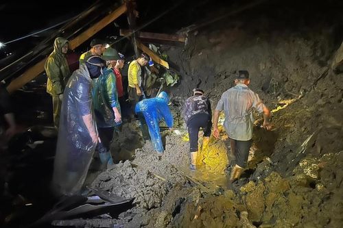 Hiện trường 4 người trong gia đình bị đất đá vùi lấp khi đang ngủ say