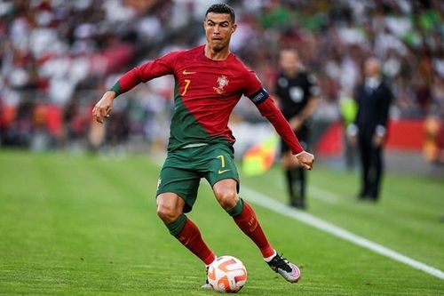 Ronaldo nên dự bị?