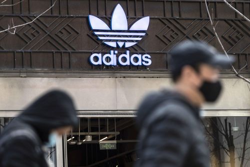 CEO adidas Trung Quốc bị tố tham nhũng hàng triệu USD