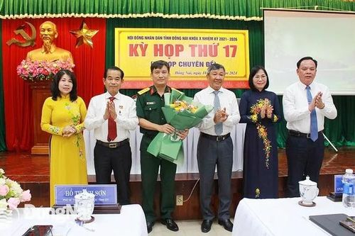 Miễn nhiệm đại biểu HĐND tỉnh với nguyên Chủ tịch huyện, bầu Ủy viên UBND tỉnh
