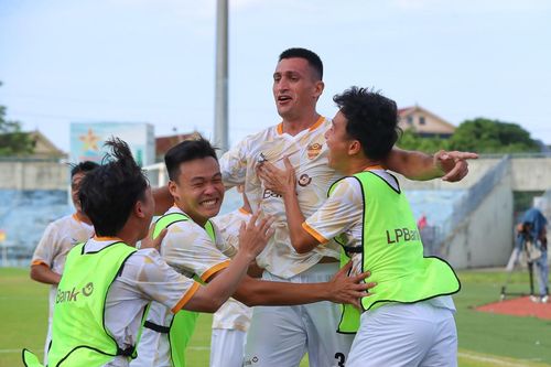 Trẻ TP Hồ Chí Minh và Định Hướng Phú Nhuận giành quyền lên hạng Nhất quốc gia mùa giải 2024/25