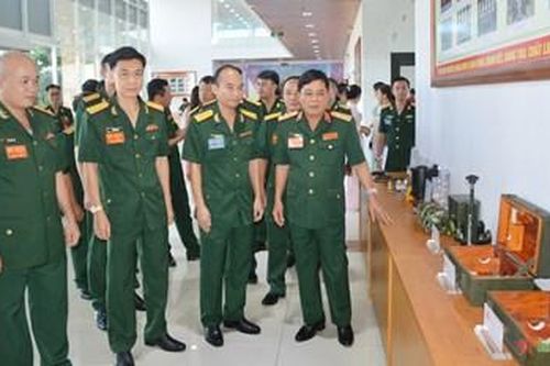 Xí nghiệp Liên hợp Z751 thi đua sản xuất, sửa chữa vũ khí trang bị có hàm lượng kỹ thuật cao