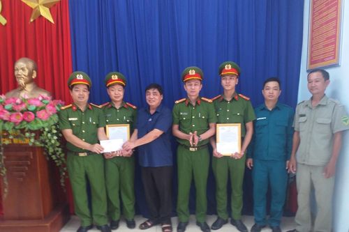 Truy bắt nhóm 'yêng hùng' trong đêm