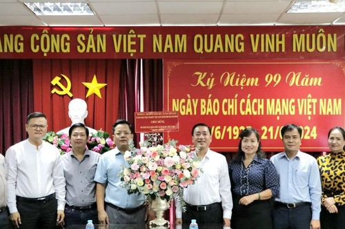 Phó Chủ tịch HĐND TPHCM Phạm Thành Kiên thăm, chúc mừng cơ quan báo chí